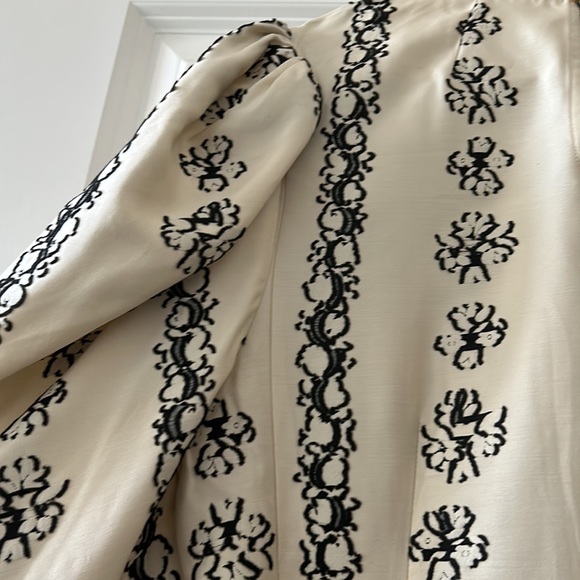 Layla fil coupé silk-blend blouse - Picture 9 of 9